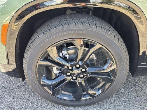 Green 2027 Chevrolet Traverse RS