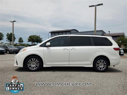 2018 Toyota Sienna XLE