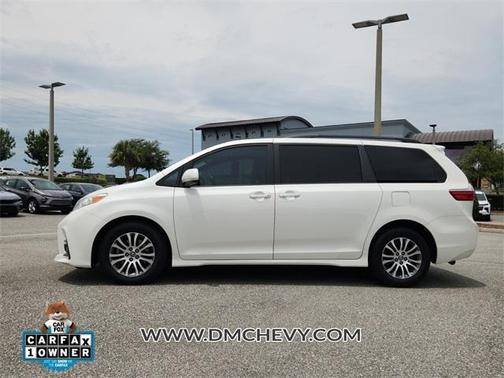 2018 Toyota Sienna XLE