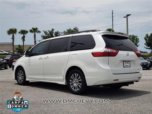 2018 Toyota Sienna XLE
