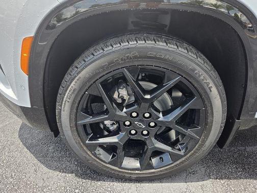 White 2026 Chevrolet Traverse RS