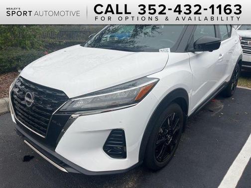 2022 Nissan Kicks SR