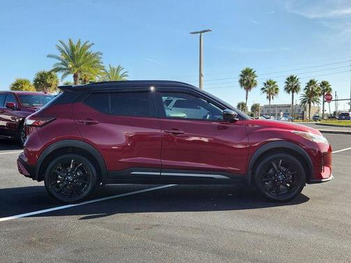 2022 Nissan Kicks SR
