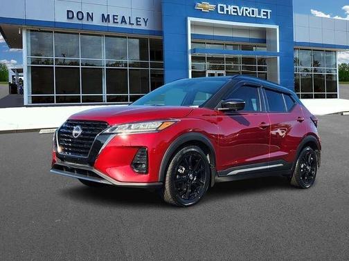 2022 Nissan Kicks SR