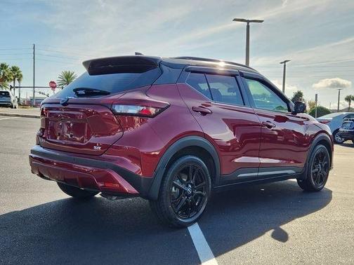 2022 Nissan Kicks SR