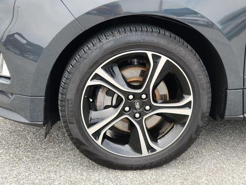2021 Ford Edge ST