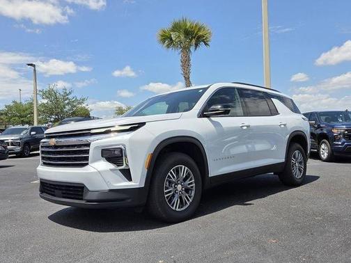 White 2026 Chevrolet Traverse LT