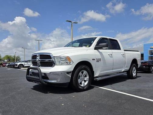 Bright White Clearcoat 2020 RAM 1500 Classic SLT