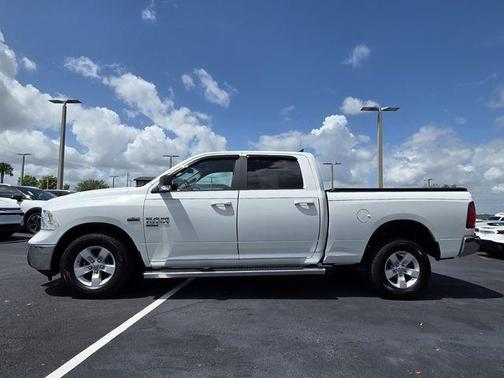 Bright White Clearcoat 2020 RAM 1500 Classic SLT