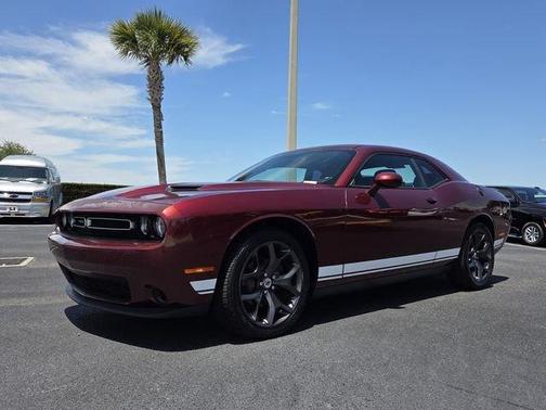 Octane Red Pearlcoat 2017 Dodge Challenger SXT