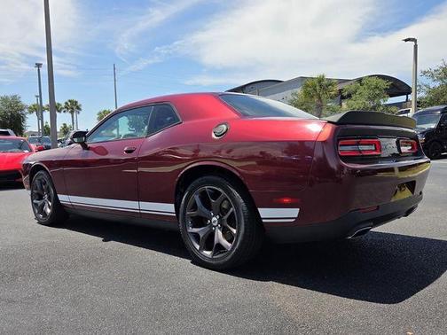 Octane Red Pearlcoat 2017 Dodge Challenger SXT