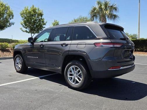 Metallic 2025 Jeep Grand Cherokee Laredo X