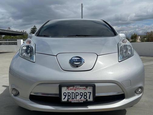 Silver 2017 Nissan Leaf SV 4dr Hatchback