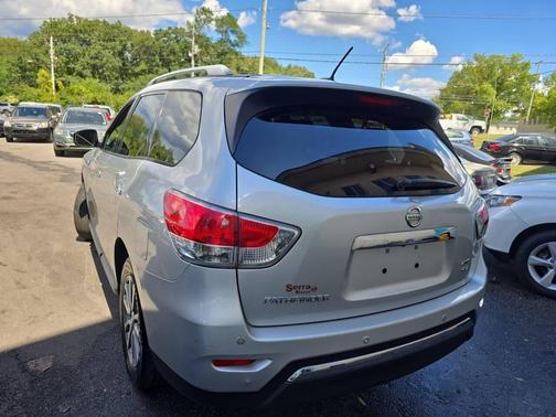 2014 Nissan Pathfinder SV