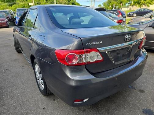 Magnetic Gray Metallic 2013 Toyota Corolla LE