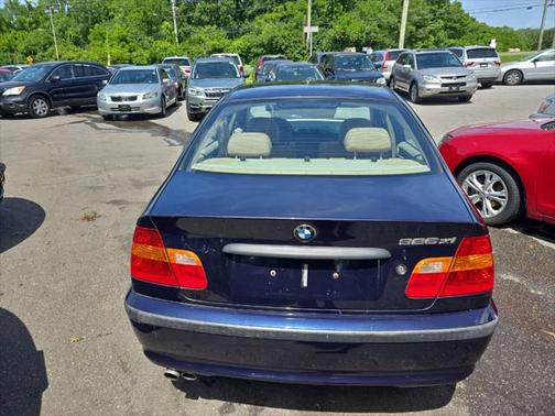 2002 BMW 325 325xi AWD 4dr Sedan