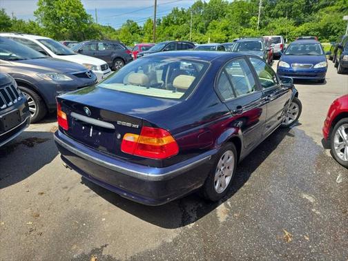 2002 BMW 325 325xi AWD 4dr Sedan