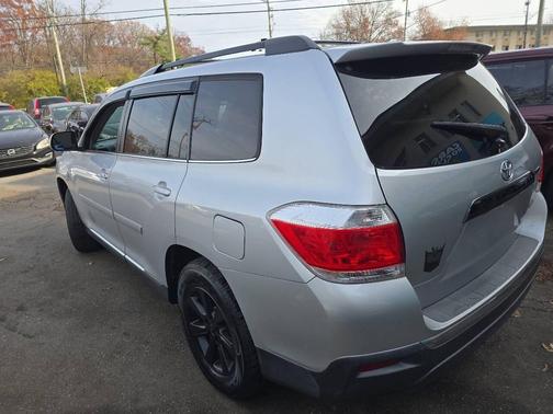 2012 Toyota Highlander SE