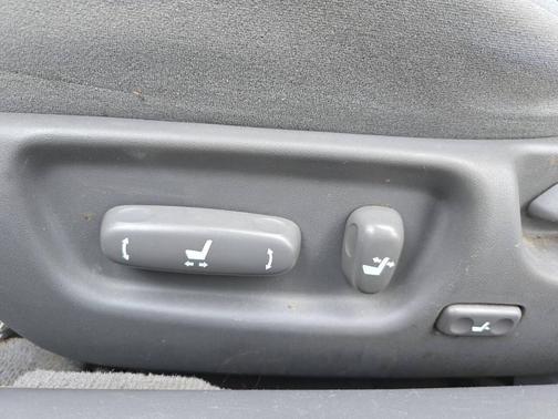 2004 Toyota Camry Solara SLE