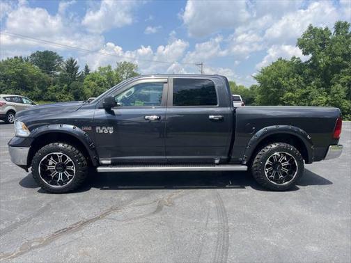 2017 RAM 1500 SLT