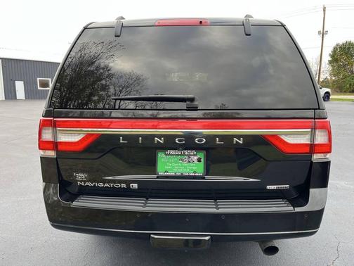 2015 Lincoln Navigator Base