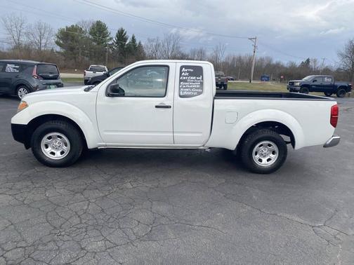 White 2016 Nissan Frontier S