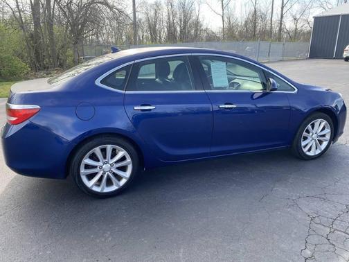 Luxo Blue Metallic 2013 Buick Verano Leather
