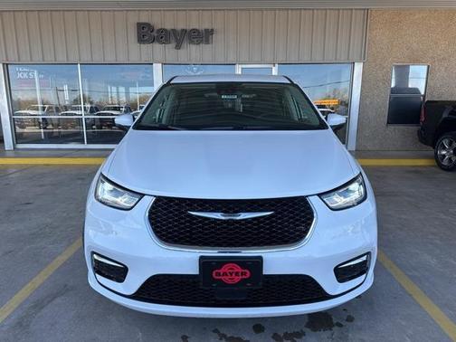 2023 Chrysler Pacifica Touring-L