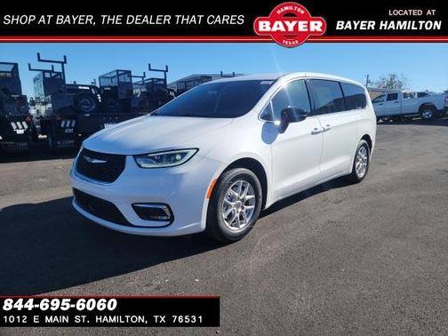 2025 Chrysler Pacifica Select