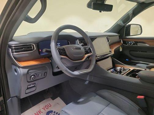 2022 Jeep Grand Wagoneer Series II