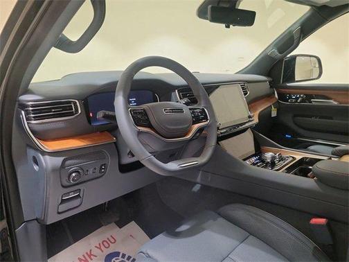 2022 Jeep Grand Wagoneer Series II