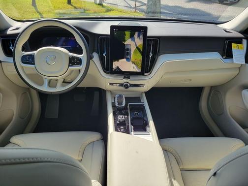 2026 Volvo XC60 B5 Ultra