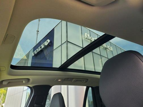 2025 Volvo XC90 B6 Ultra