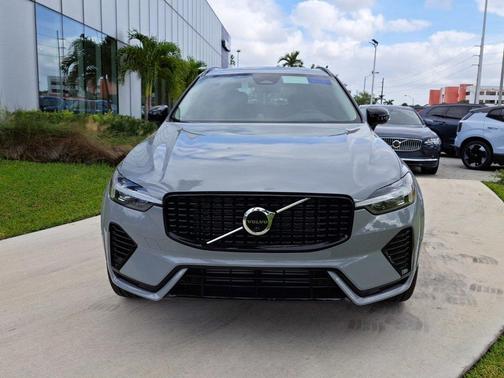 2025 Volvo XC60 Plug-In Hybrid T8 Ultra