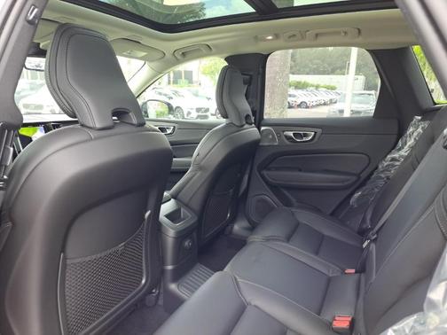 2025 Volvo XC60 Plug-In Hybrid T8 Ultra