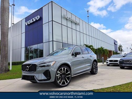 2025 Volvo XC60 Plug-In Hybrid T8 Ultra