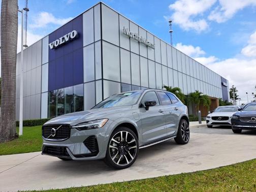 2025 Volvo XC60 Plug-In Hybrid T8 Ultra