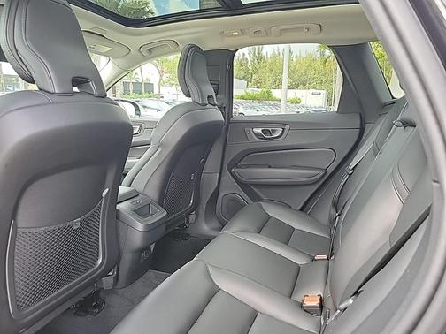 2025 Volvo XC60 B5 Core