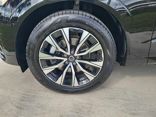 2025 Volvo XC60 B5 Core