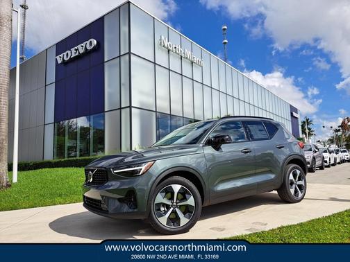 2026 Volvo XC40 B5 Plus