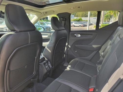 2026 Volvo XC40 B4 Core