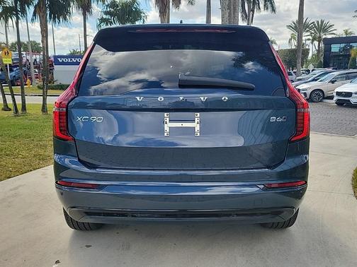 2026 Volvo XC90 B6 Ultra Dark Theme 7-Seater