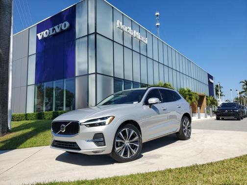 2022 Volvo XC60 B5 Momentum