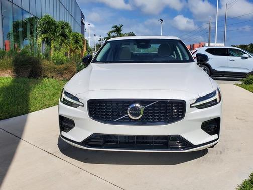 2025 Volvo S60 B5 Core