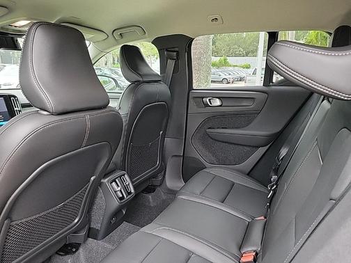 2026 Volvo XC40 B5 Core