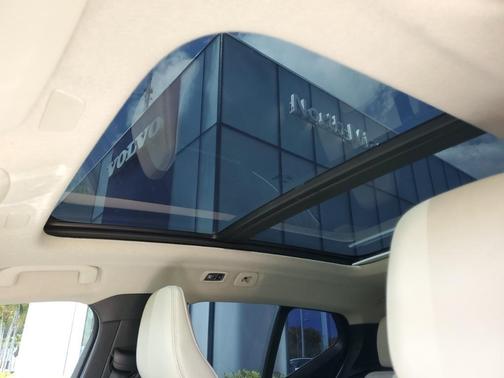 2022 Volvo XC40 T5 Inscription