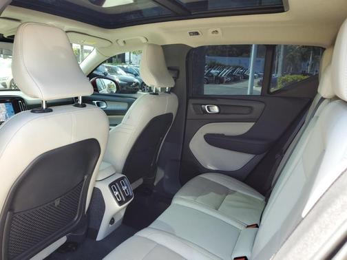 2022 Volvo XC40 T5 Inscription