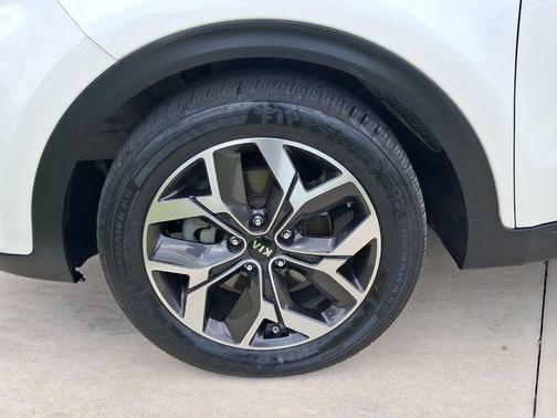 Snow White Pearl 2020 Kia Sportage EX