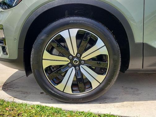 Sage Green Metallic 2023 Volvo C40 Recharge Pure Electric Twin Plus