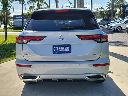 2022 Mitsubishi Outlander SE